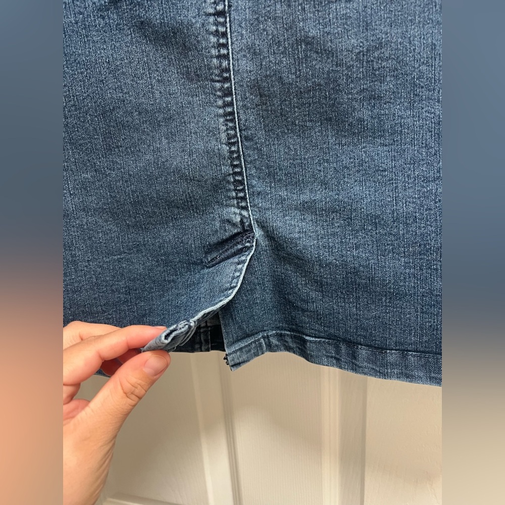 Woman’s Denim Skirt - Picture 3 of 5